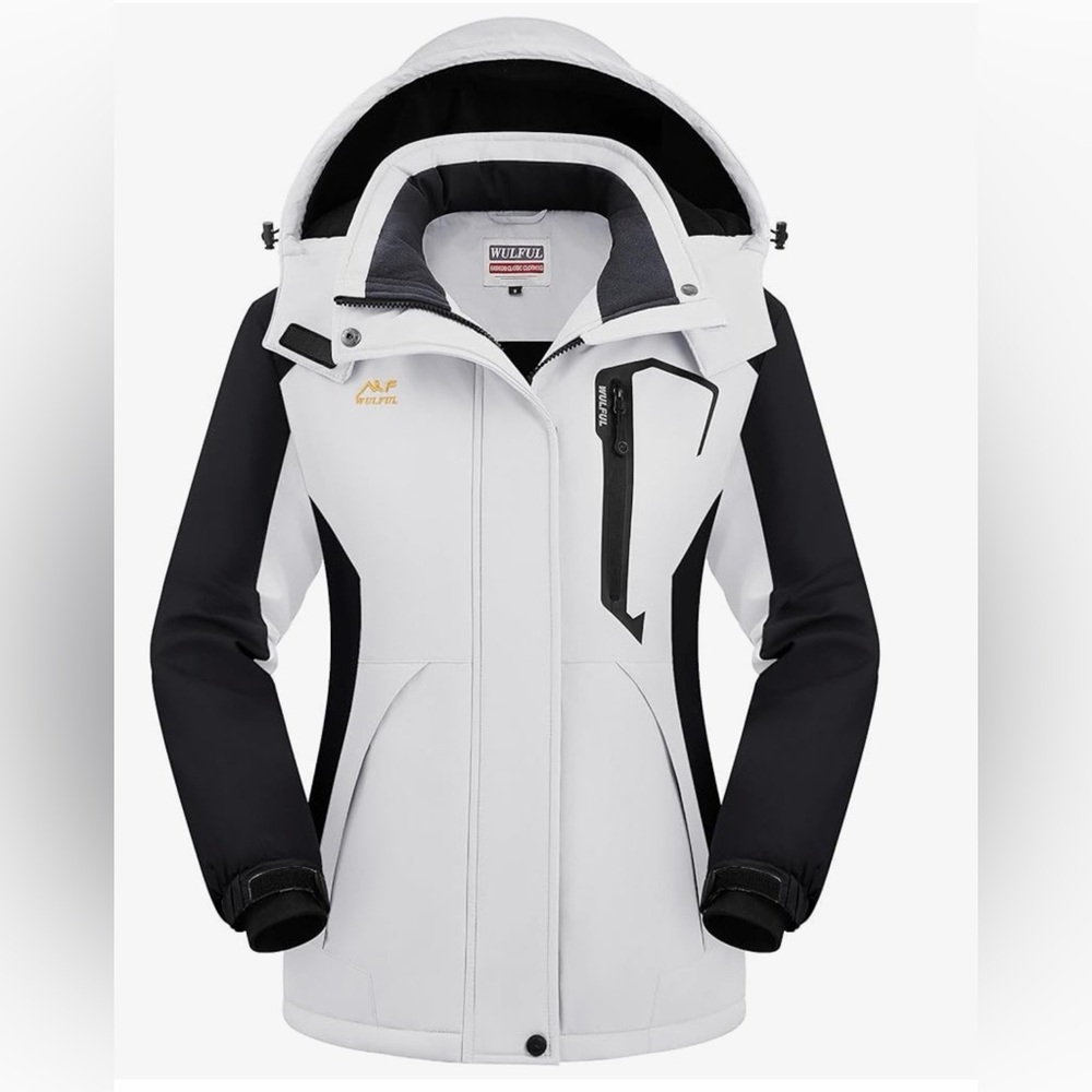 Wulful- Women's Black and White Ski Jacket  Size 2X